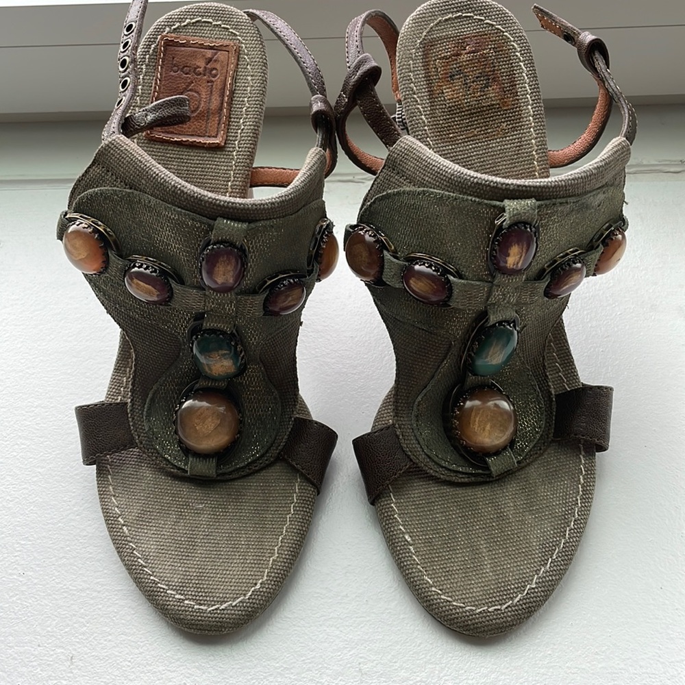 High heel sandals